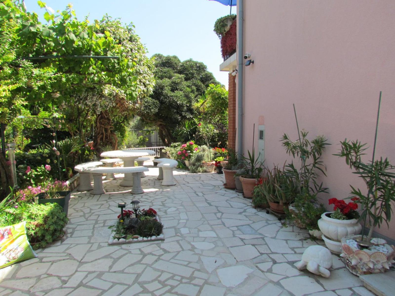 Apartments Bura & Jugo, Cres, Without Stress エクステリア 写真